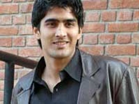 Vijender Singh leaves the ring, joins Bollywood