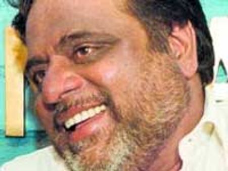 Kannada celebs reach out to flood victims