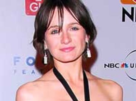 Pregnant Emily Mortimer wants natural childbirth