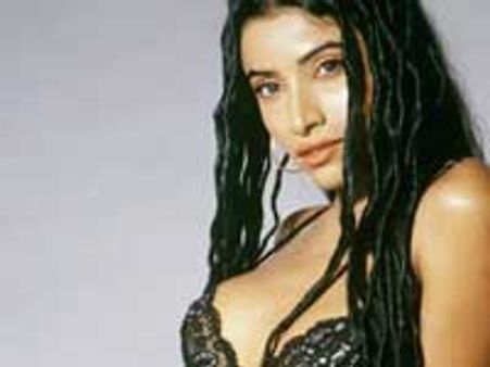 Maushmi Udeshi groped by a stranger again