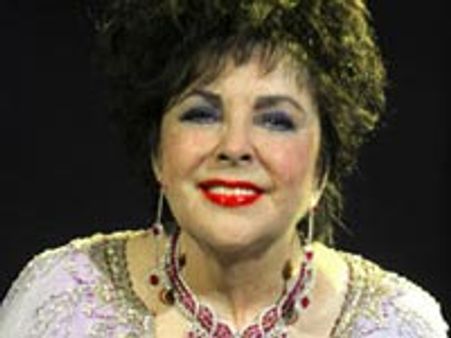 Elizabeth Taylor undergoes heart surgery