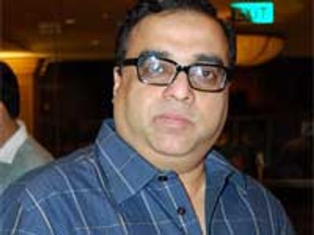 Rajkumar Santoshi goes ahead with Sunny Deol