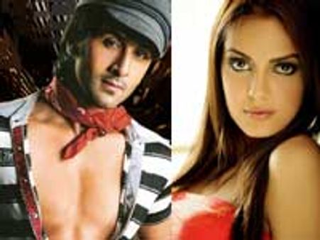 Ranbir Kapoor kisses Shazahn Padamsee