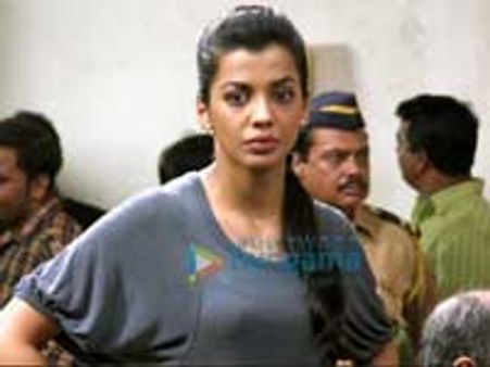Mugdha Godse sheds glamour in Jail