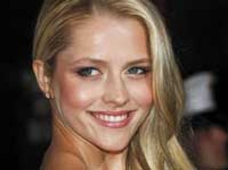 It's splitsville for Teresa Palmer, Topher Grace