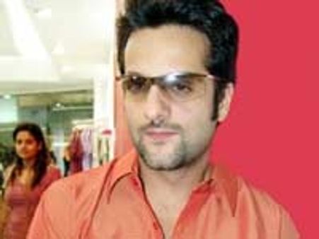 Fardeen Khan displays professionalism