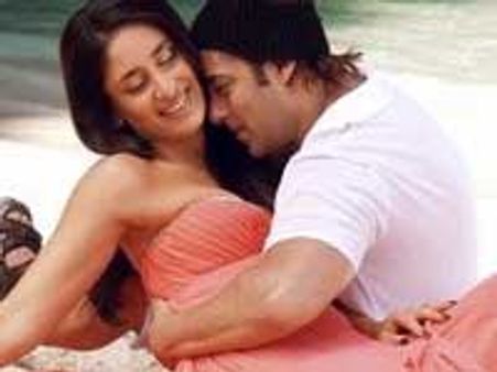 Main Aurr Mrs Khanna Review