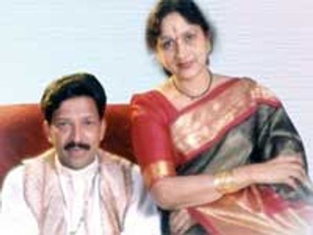 Vishnu-Bharathi hand over flood relief fund