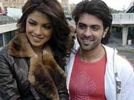 Priyanka Chopra gets close to Harman