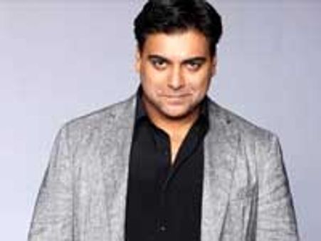 Ram Kapoor throws tantrums in Basera