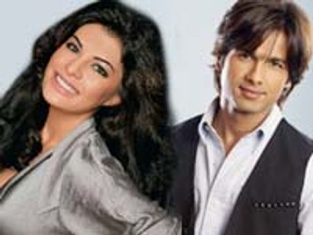 Jacqueline Fernandez admires Shahid Kapoor