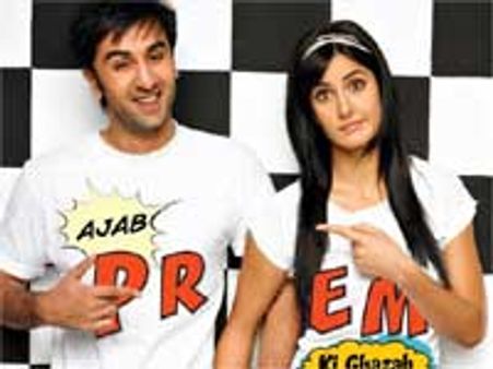 Katrina Kaif bullies Ranbir Kapoor