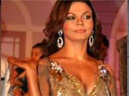 Rakhi turns super mom on Pati Patni Aur Woh