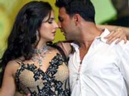 Akshay Kumar with Katrina Kaif again in Blue sequel