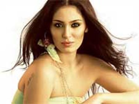 Bruna Abdullah storms Bollywood