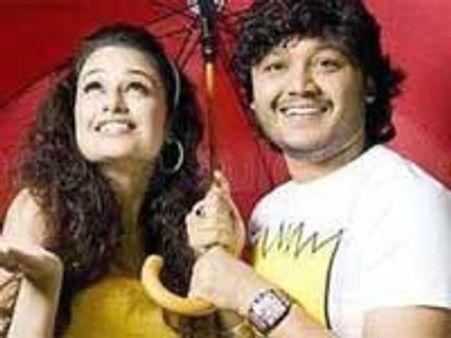 Maleyali Jotheyali shoots in Goa beach