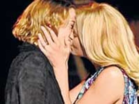 B-Town babes say no to girl-on-girl kiss