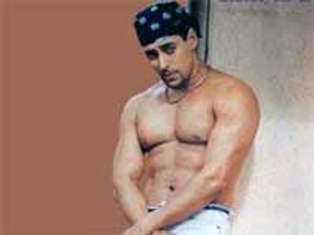 Salman Khan stripped down to underwear