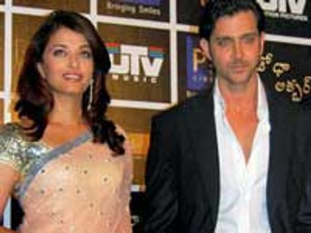 Hrithik, Aishwarya to sing for Guzaarish