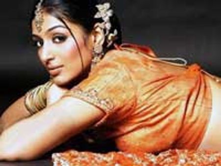 Padmapriya becomes Pancha Bhashya actress