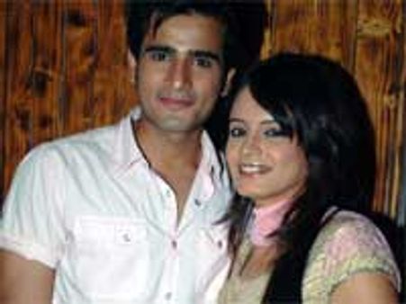 Love Ne Mila Di Jodi hits a century