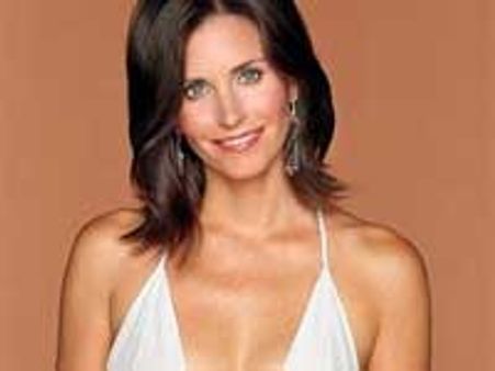 Courteney Cox, hubby get into charity