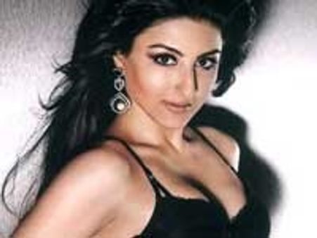 Soha Ali Khan finds Irfan Pathan charming