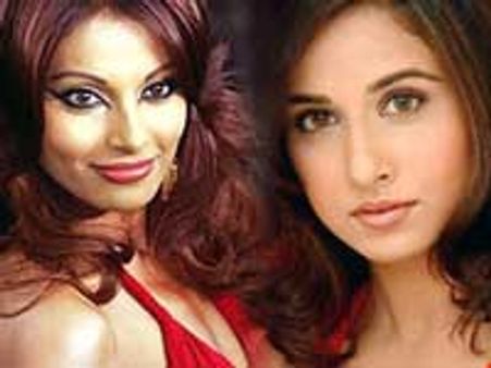 Bipasha Basu hugs her enemy Vidya Balan