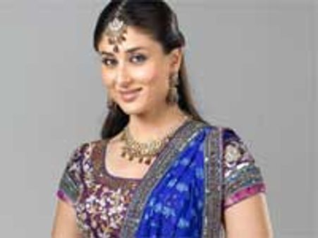 Kareena wants a better saree from Shiv Sena