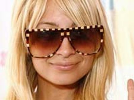 Nicole Richie admitted to hospital