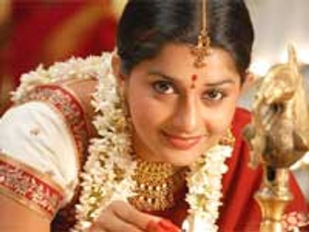 Meera Jasmine goes for an image makeover