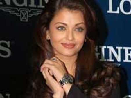 Aishwarya Bachchan to play as Queen Mumtaz