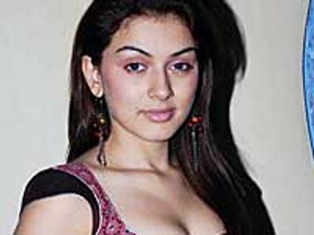 Hansika to step into Kollywood