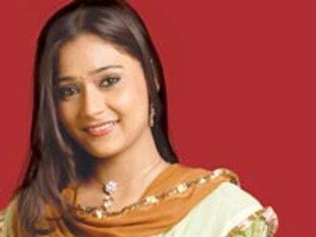 Sara Khan shown the door in DPL