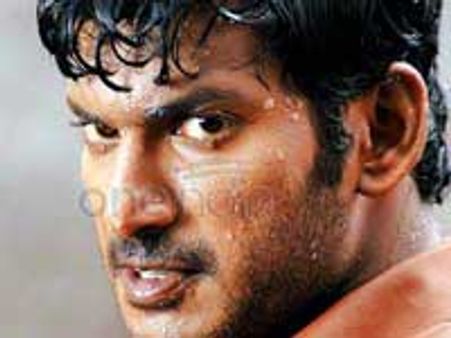 Vishal as an anti hero in Khiladi