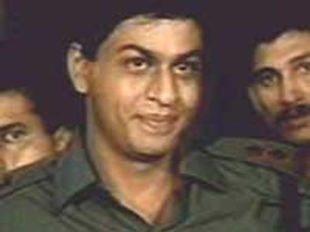 Shahrukh Khan to remake Fauji