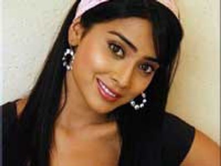 Shriya plans to take a break in Tamil