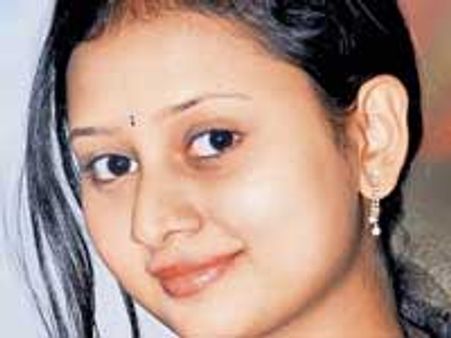 Amoolya gets threatening calls