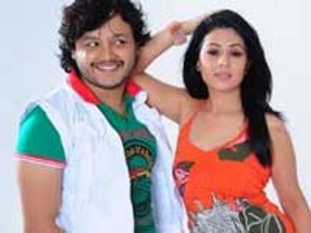 Maleyali Jotheyali – Review