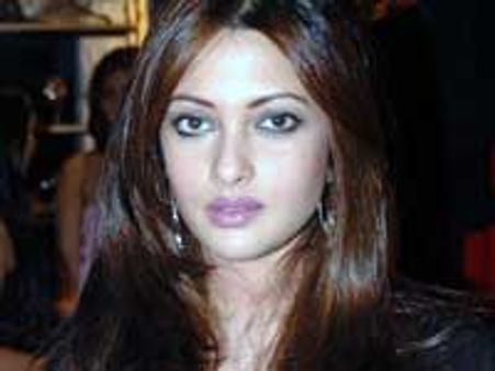 Riya Sen goes supernatural