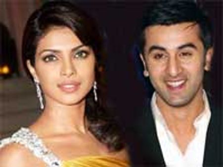 Ranbir Kapoor smooches Priyanka Chopra