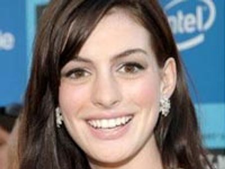 Anne Hathaway involved in car collision