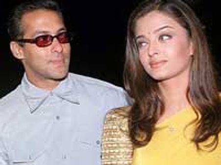 Aishwarya bumps into her ex-flame Salman