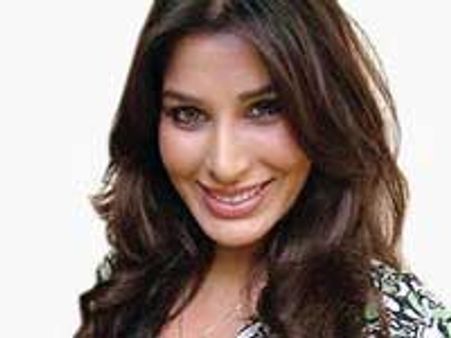 Sophie Choudry speaks on her new album