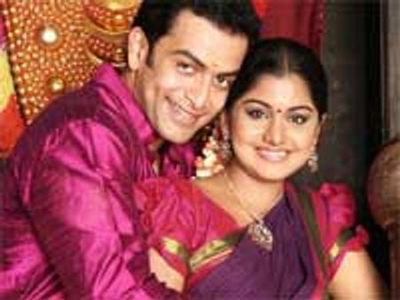 Puthiya Mugham for a Tamil remake