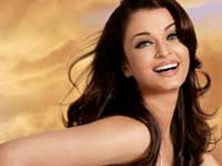 Aishwarya's long forgotten boyfriend reappears