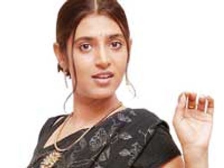 Kasthuri for a come back