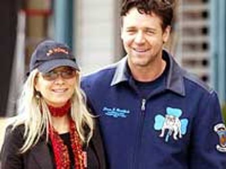 Russell Crowe's wife to revive her music career