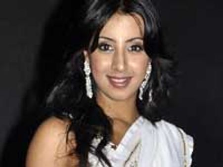 Sanjana denies kissing cricketer Sreesanth