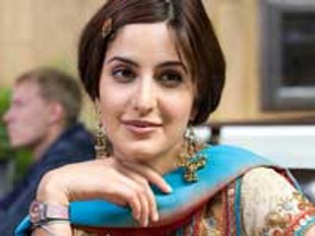 Katrina snatches Dostana from Priyanka